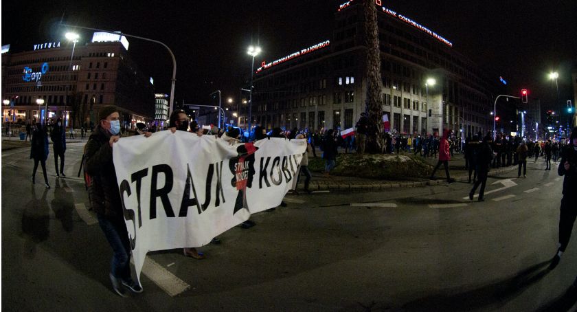 Manifestacja z okazji Dnia Kobiet. 8 marca centrum Warszawy ponownie zablokowane