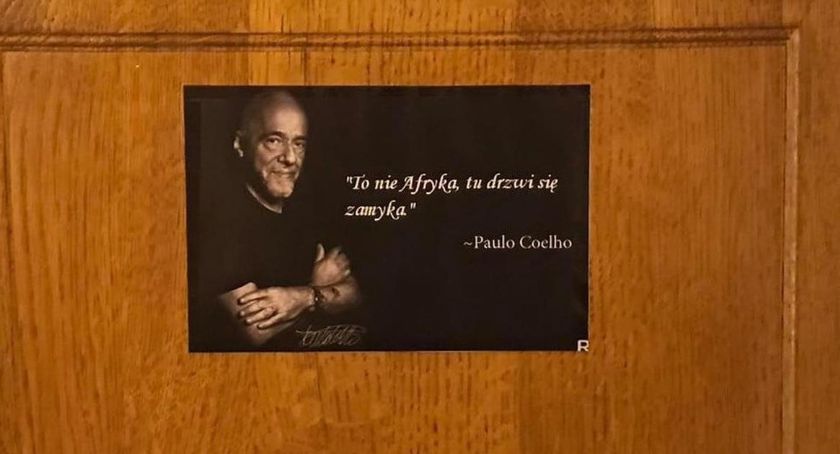 To nie Afryka, tu drzwi się zamyka? Kontrowersyjny plakat 