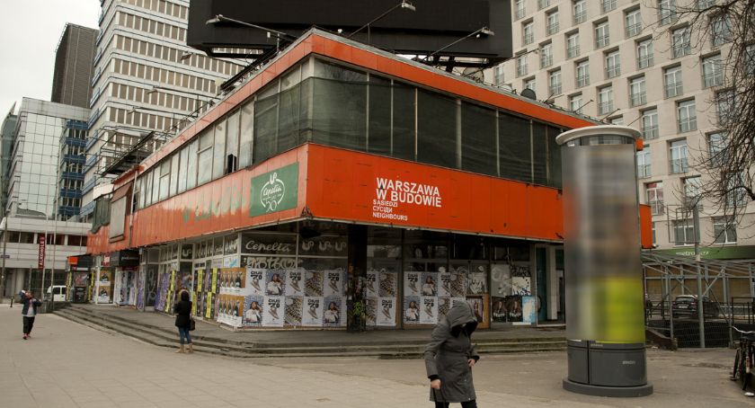 Pawilon Cepelii nadal stoi samotny [ZDJĘCIA]