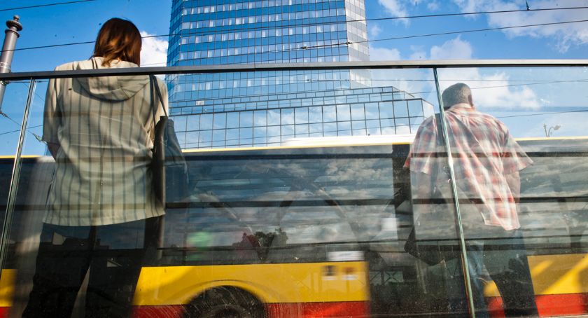 W 2020 warszawiacy podróżowali na krótsze odległości
