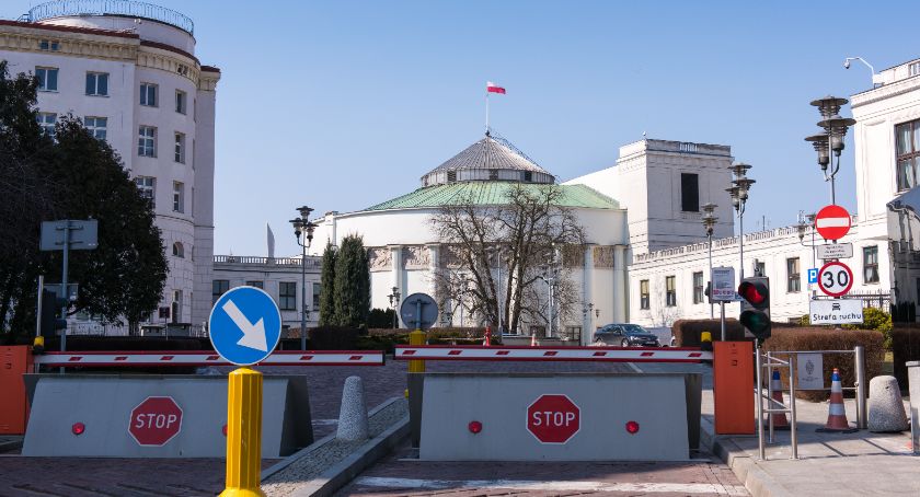 Premier zaufany czyli nie szukajcie nowego Obajtka