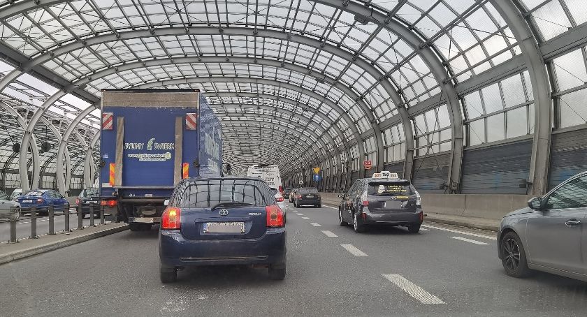 Odcinkowe pomiary prędkości w dwóch miejscach na S8, kolejne na POW 