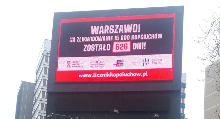 Licznik warszawskich kopciuchów w centrum Warszawy: zostało 625 dni
