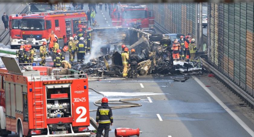 Tragedia na S8 - TIR w ogniu. Jedna osoba zginęła na miejscu (ZDJĘCIA)