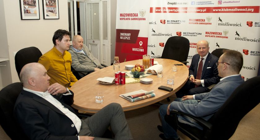 Kandydat na RPO Bartłomiej Wróblewski spotkał się z Bezpartyjnymi Samorządowcami