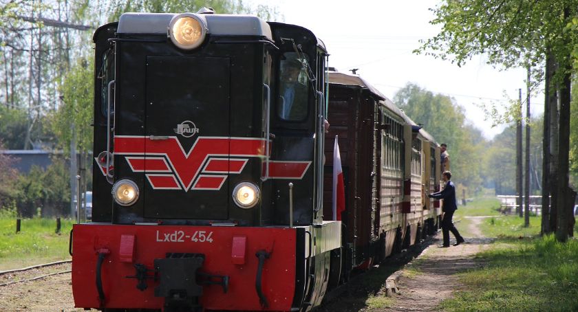 Zabytkowa kolejka wąskotorowa zawiezie stołecznych mieszkańców na leśną polanę (i nie tylko!)