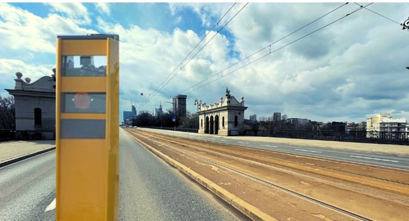 Ktoś zdewastował fotoradary na moście Poniatowskiego
