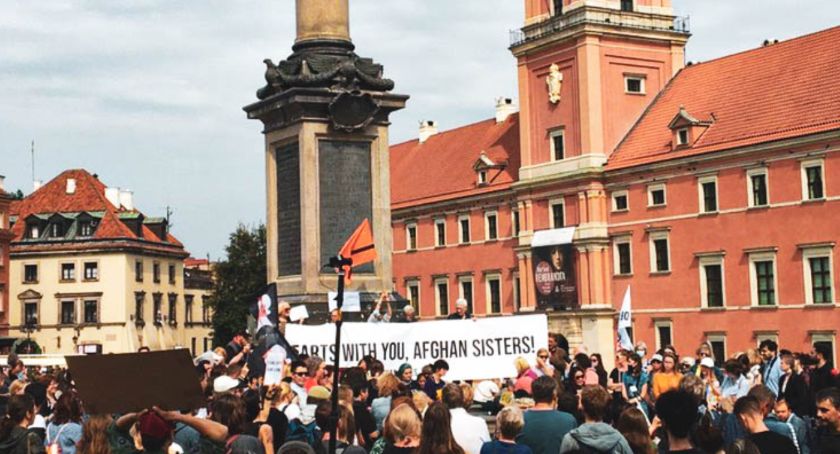 Nasilenie przemocy Talibów wobec afgańskich kobiet. Protest solidarnościowy w Warszawie