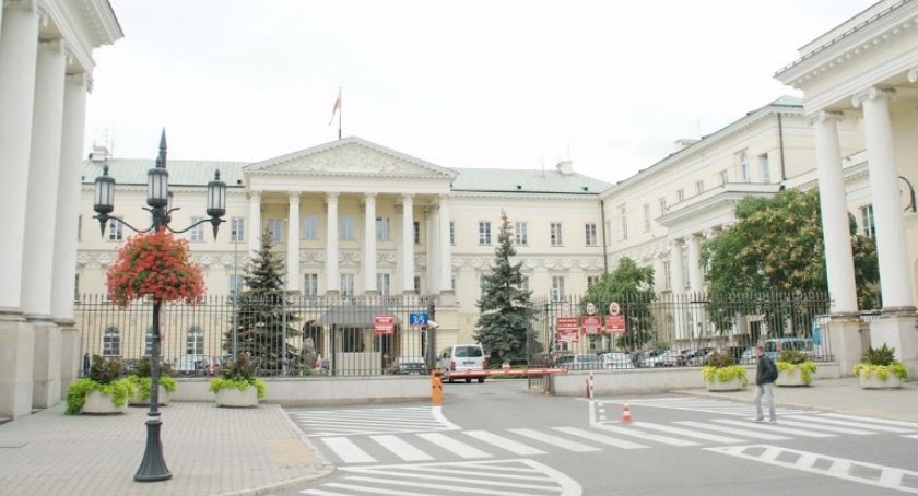 Miejski Ratusz odcina się od Jakuba R., byłego urzędnika zatrzymanego przez CBA