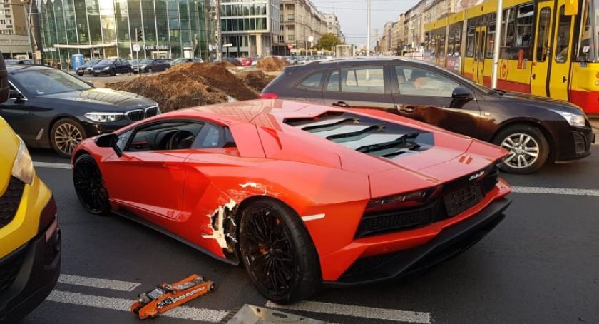 Lamborghini rozbite w centrum 