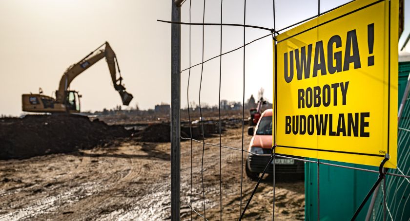 Jak przebiega budowa hali pod klucz i co zyskuje inwestor?