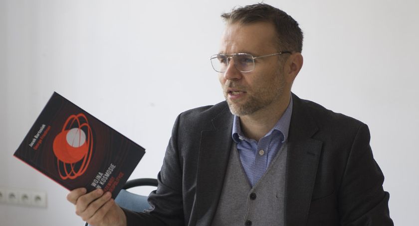 Wojna w kosmosie. Przewrót w geopolityce - nowa książka Jacka Bartosiaka