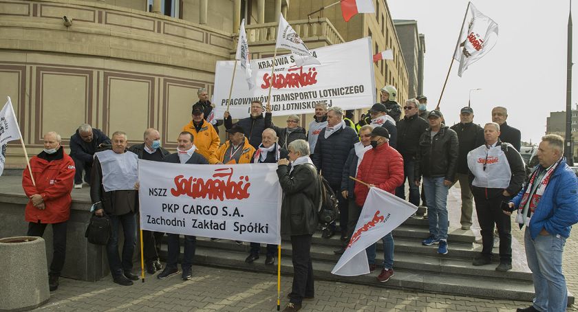 Pikieta transportowców ostrzeżeniem dla ministerstwa