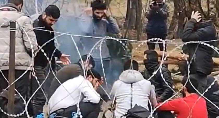 Zbiórka dla migrantów na granicy - wspólna akcja prezydenta Warszawy, biskupów i rabina
