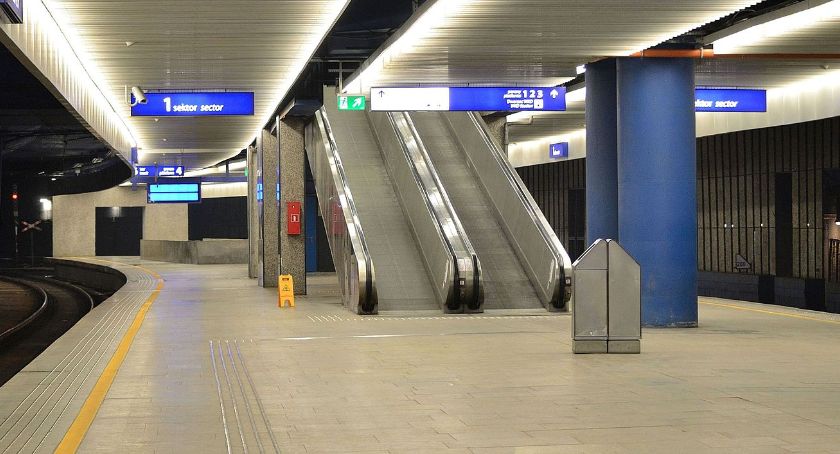 Tragiczny wypadek na Dworcu Centralnym. Nie żyje mężczyzna