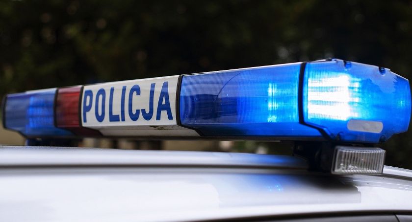Rambo w tunelu WZ? Wymachiwał bagnetami i groził policjantowi, że go zabije