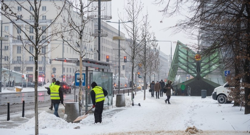 Czy Warszawa odśnieży drogi rowerowe?