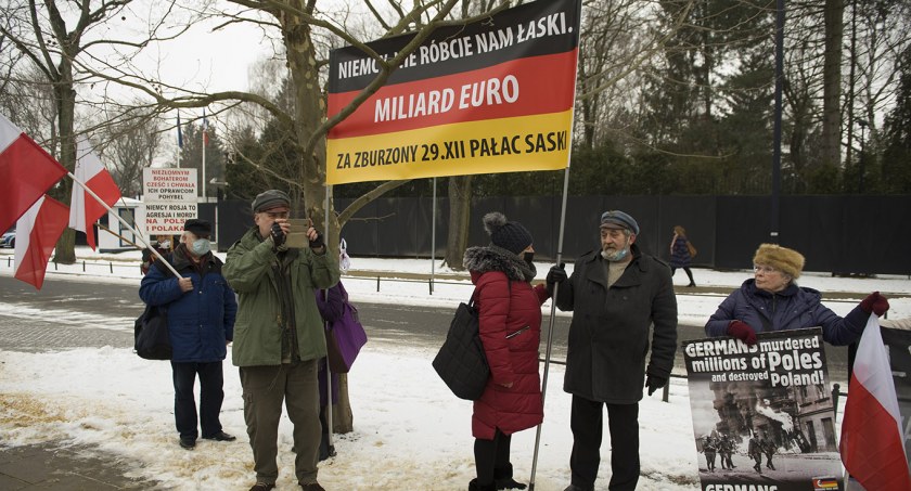Chcą miliard euro na Pałac Saski - pikieta przed ambasadą w rocznicę wyburzenia pałacu (ZDJĘCIA)