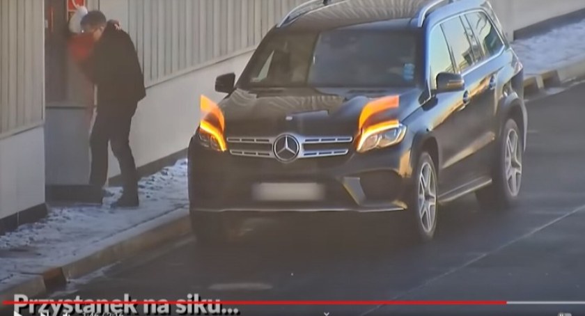 Odrażające poczynania kierowców w tunelu POW [ZDJĘCIA]