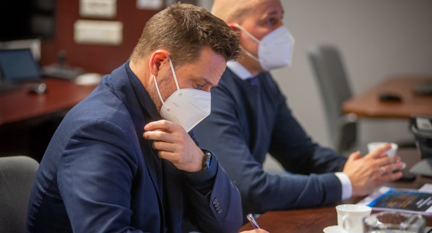 Sytuacja epidemiologiczna w Polsce się pogarsza. Zebrano sztab kryzysowy