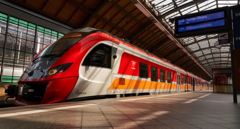 Pociągi na żywo, zintegrowana platforma do zakupu biletów - nowości w aplikacji POLREGIO