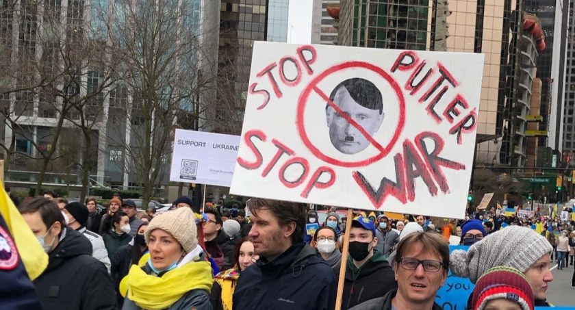 Światowe protesty w solidarności z Ukrainą [ZDJĘCIA]