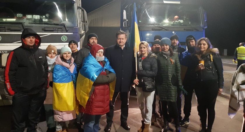 M. Przeździecki: Tiry wiozą części do sprzętu wojskowego i prowiant dla rosyjskich żołnierzy