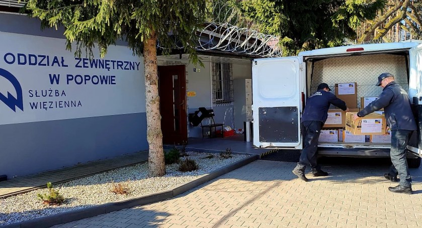 Funkcjonariusze na pomoc mieszkańcom Ukrainie