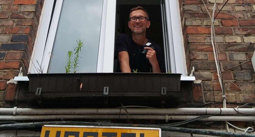 `Tęsknimy za Tobą Tato...` Mija rok od śmierci varsavianisty Jarosława Zielińskiego