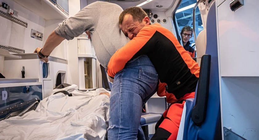 Jadą do chorych, a są atakowani – zespoły pogotowia ofiarami swoich pacjentów