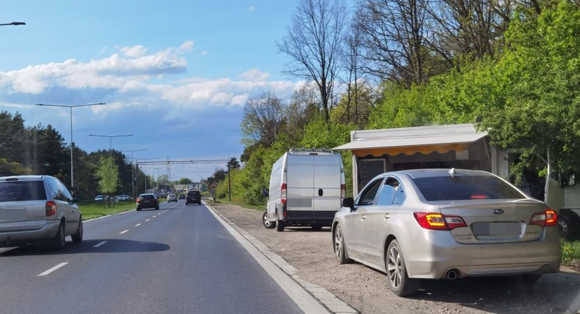 Handel bez zezwoleń, zakupy z łamaniem przepisów. Czytelnicy pytają o co w tym wszystkim chodzi