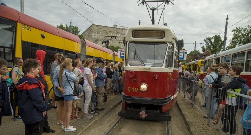 Tramwajowa noc na placu Narutowicza (ZDJĘCIA)