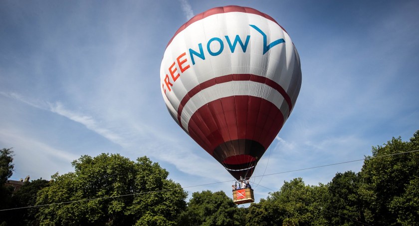 FREE NOW udostępnia nowy środek transportu w aplikacji - lot… balonem nad Warszawą!