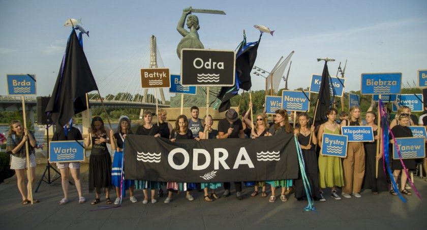 Marsz żałobny dla Odry (ZDJĘCIA)