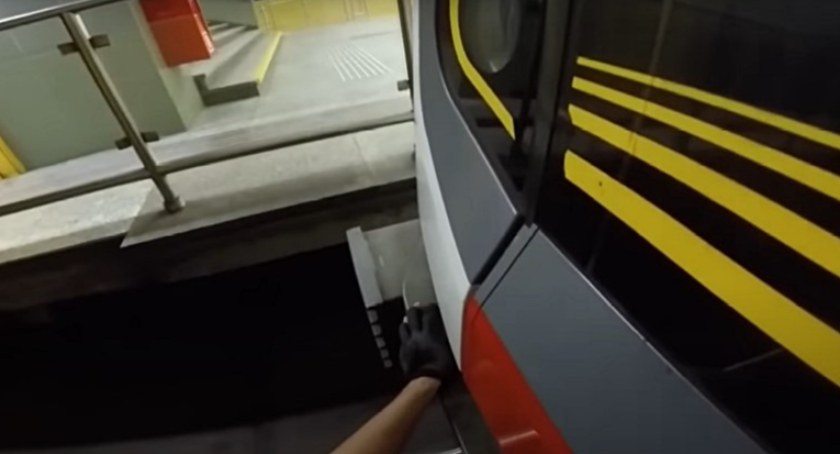 Metro Surfing czyli jazda NA metrze – głupota czy odwaga?