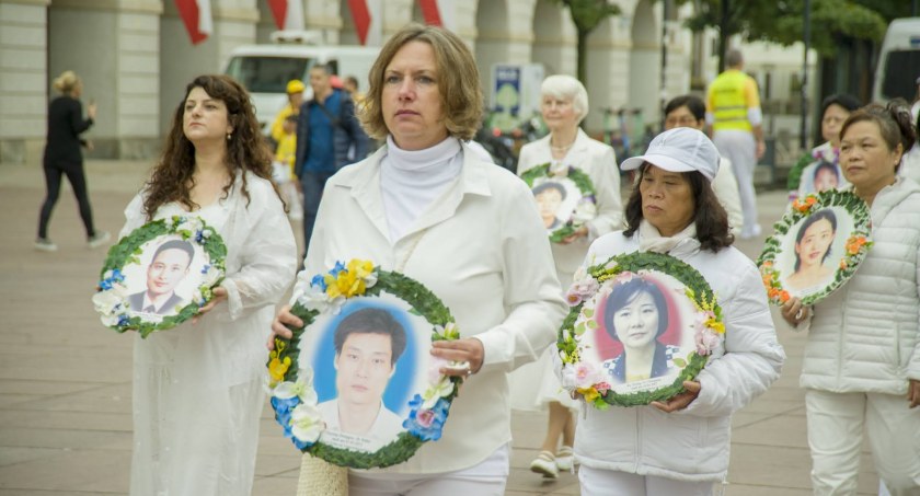 Marsz Falun Dafa w 23. rocznicę prześladowań [FOTORELACJA]