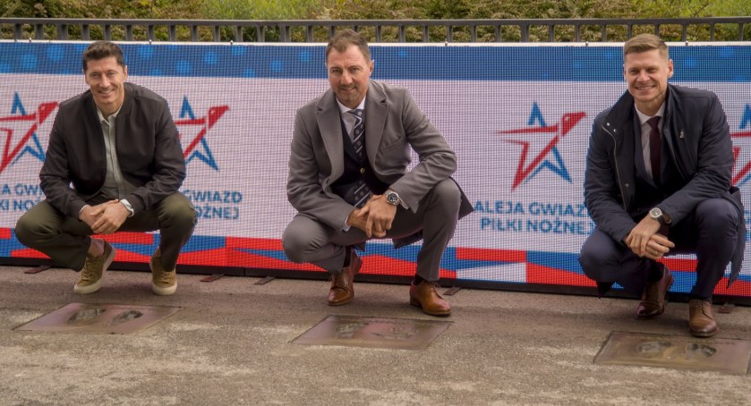 Robert Lewandowski, Jerzy Dudek i Łukasz Piszczek w Alei Gwiazd Piłki Nożnej na PGE Narodowym (ZDJĘCIA)