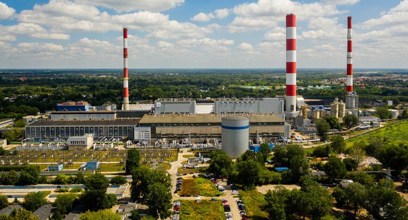 Kłęby dymu z Elektrociepłowni Siekierki? PGNiG Termika uprzedza: planujemy czyszczenie, co może wyglądać jak pożar 