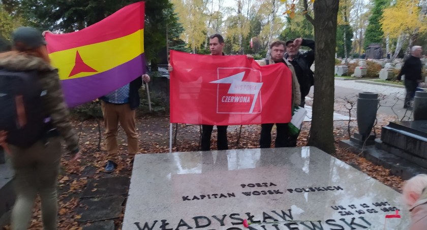 Sprzątanie grobów rewolucjonistów [ZDJĘCIA]