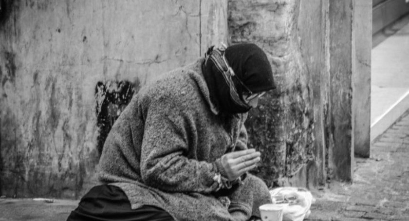 Bezdomność to nie cecha charakteru. Ile osób uniknęło tragicznego losu?