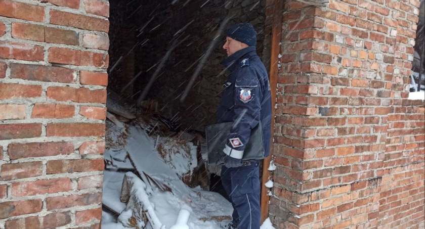 Jeden telefon uratował życie. Pamiętajmy o osobach bezdomnych zimą