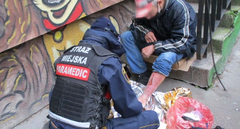 To oni niosą pomoc medyczną osobom w kryzysie bezdomności. Uliczny Patrol Medyczny działa 5 lat