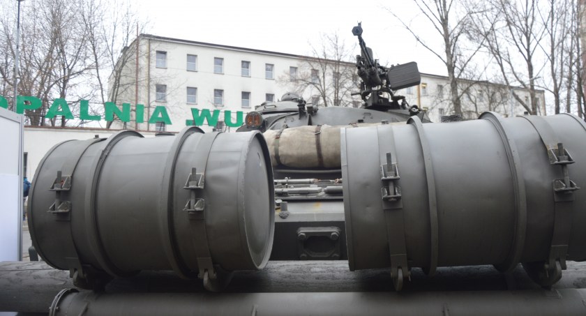 Jak Polacy reagują na wojenne zagrożenie