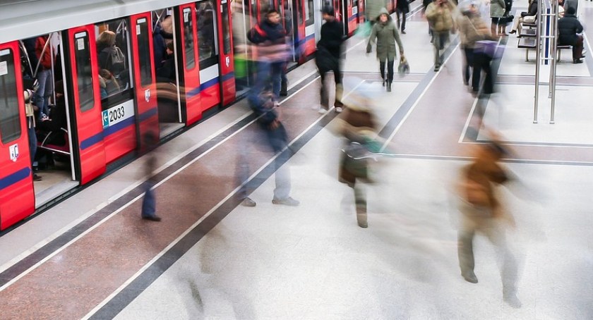 Dwa zdarzenia w metrze. Były utrudnienia na linii M1 i M2