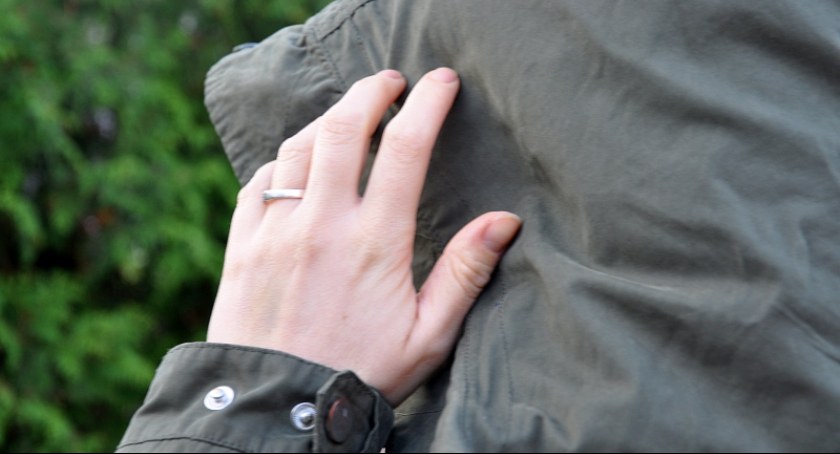 15-latki spędziły popołudnie pijąc i leżąc w parku 