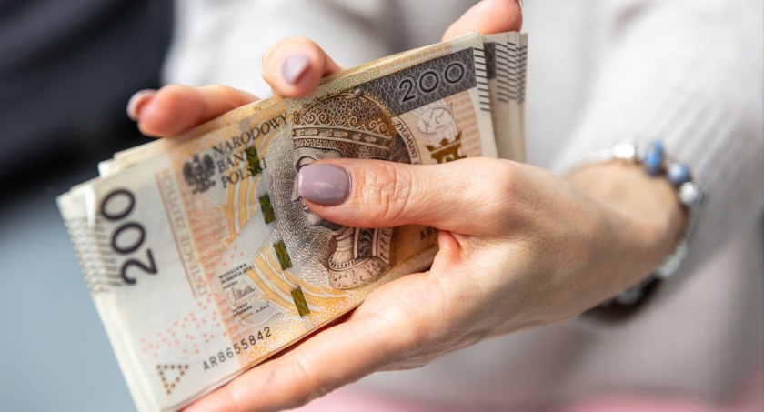 ZDANIEM CZARNECKIEGO. Polska dba o równą płacę kobiet i mężczyzn