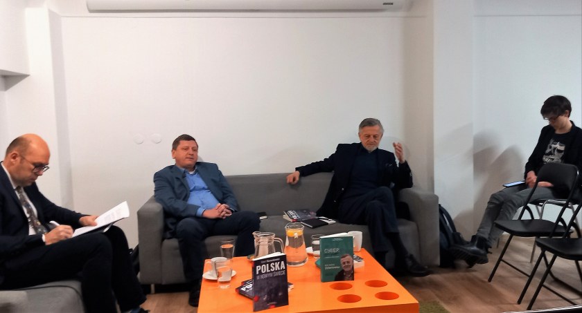 S. Piecyk: Wojny światowe już są faktem. Najgorsze jest jednak to, że my je przegrywamy