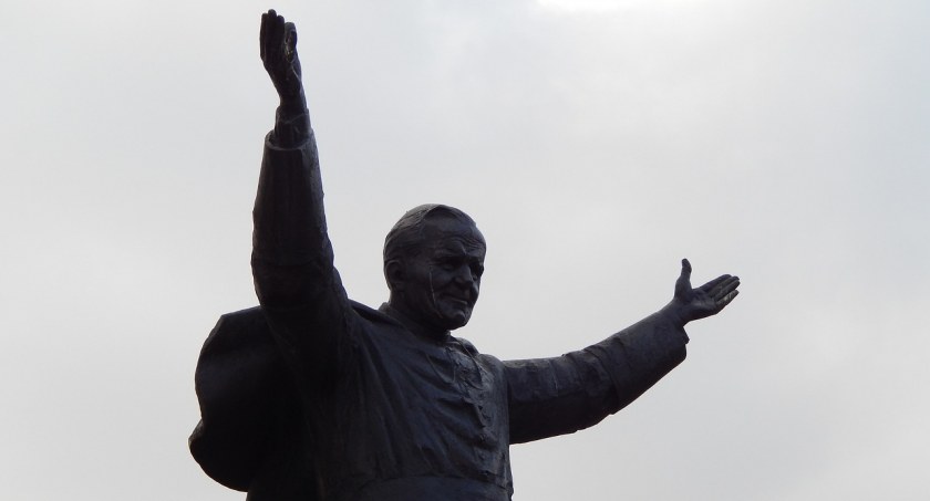Andrzej Anusz: Zarzuty wobec Papieża są ahistoryczne