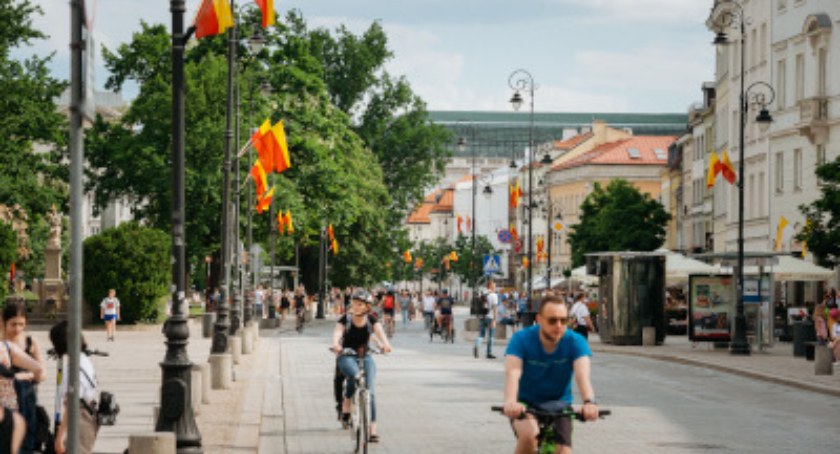 Spędzasz Majówkę w Warszawie? Idź na spacer Traktem Królewskim