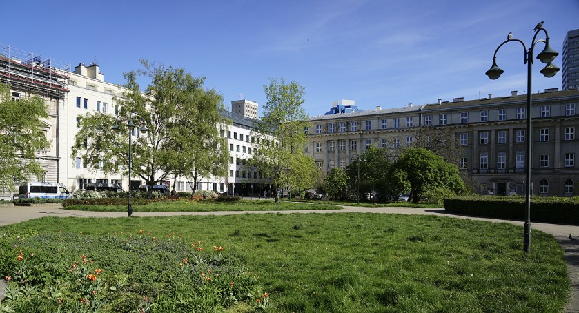 Plac Jana Henryka Dąbrowskiego i hymn narodowy